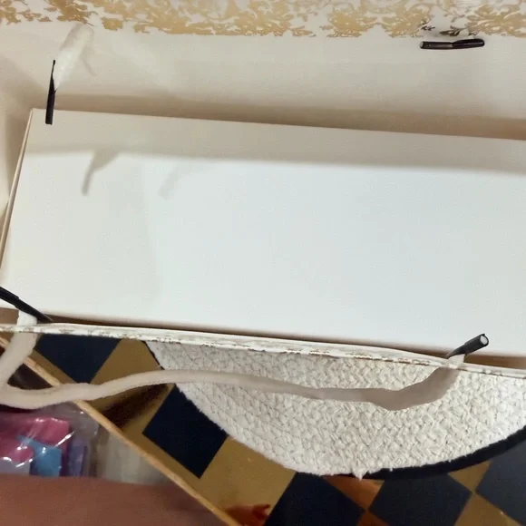 Dior Beauty Crossbody, Novelty CD Strap, Mini Lady Dior Bag Charm - NIB/Gift Bag - Picture 14 of 16